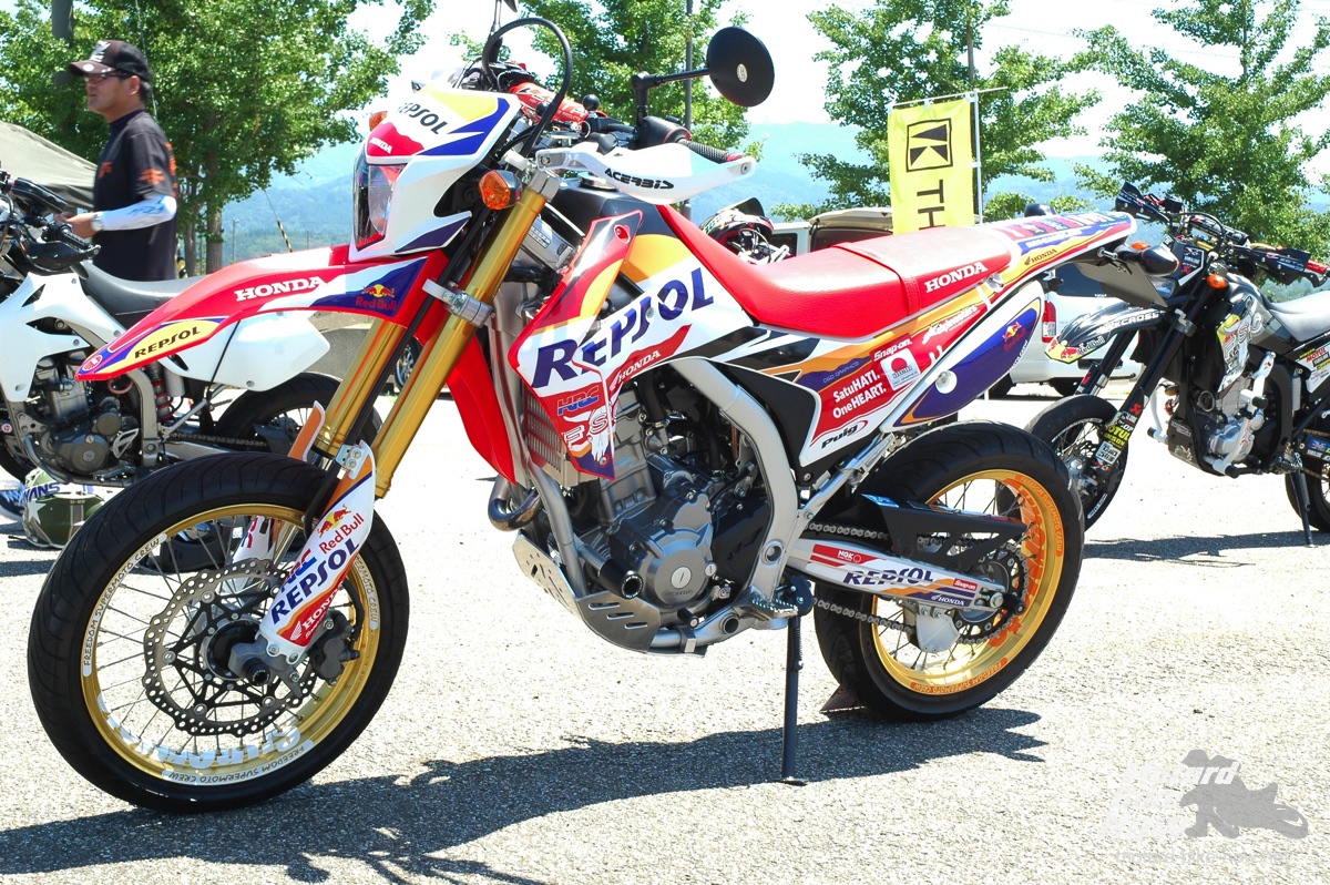 ストリートマシン紹介 Honda Crf250l ライダー 愛知県新城市 ボブ 氏 モタードバイクナウ